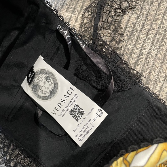 Versace Lace-Trimmed Printed Silk Twill Top - Picture 5 of 7